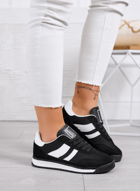 JUNO - Zapatillas negras de tela con detalles blancos y suela de goma