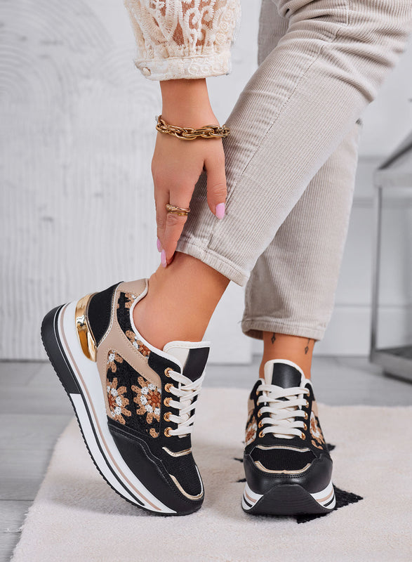 SUSY - Zapatillas negras con insertos bordados