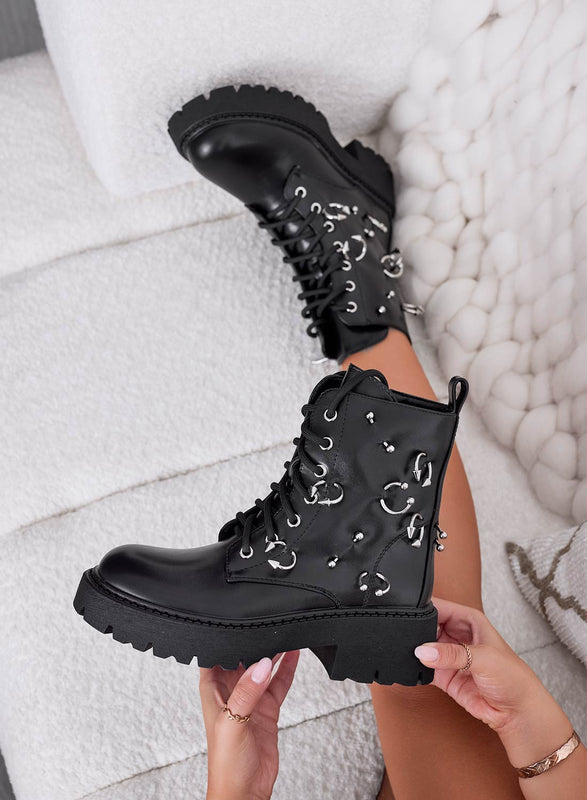 TAMARA - Botines negros estilo biker con aplicaciones plateadas