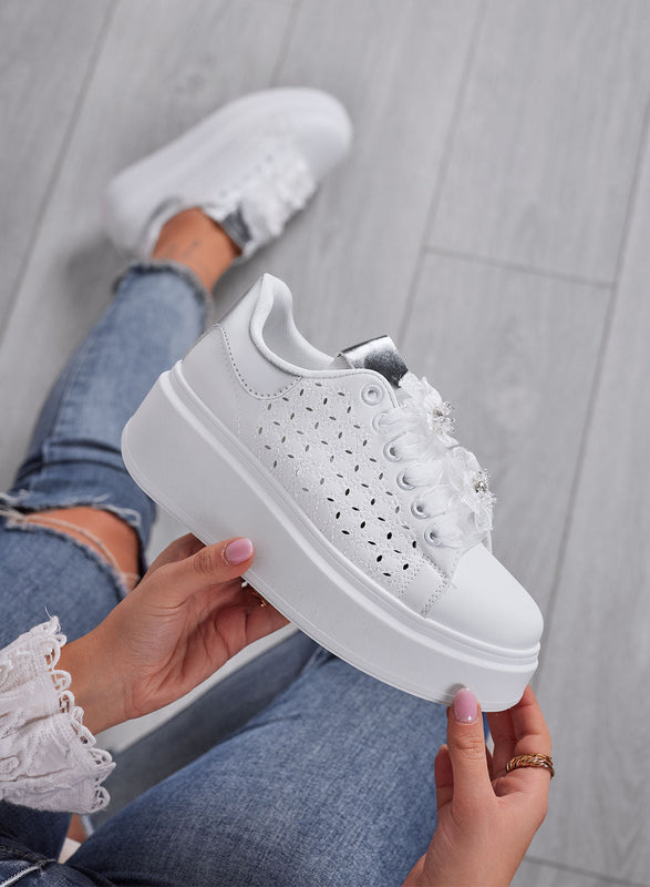 ZELDA - Zapatillas blancas para mujer con suela gruesa y detalles florale