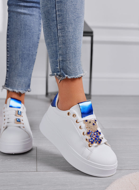 TANIA - Zapatillas blancas y azules con aplique de teddy joya
