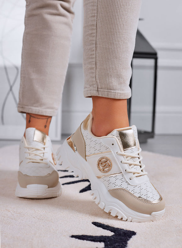 GRAZIA - Zapatillas beige perforadas con aplicación de joya