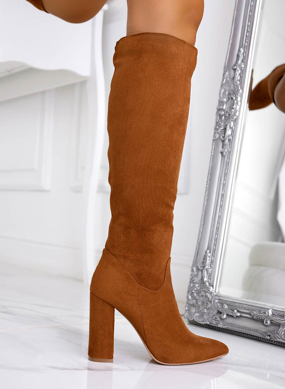 WENDY - Botas camel de ante con tacon alto