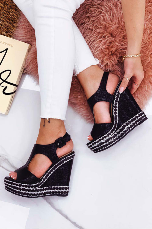 JODI - Sandalias negras de cuña con detalles en cuerda blanca