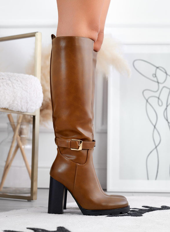 VIENNA - Camel boots with gold buckle
