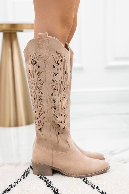 EASY - Botas camperas beige perforadas