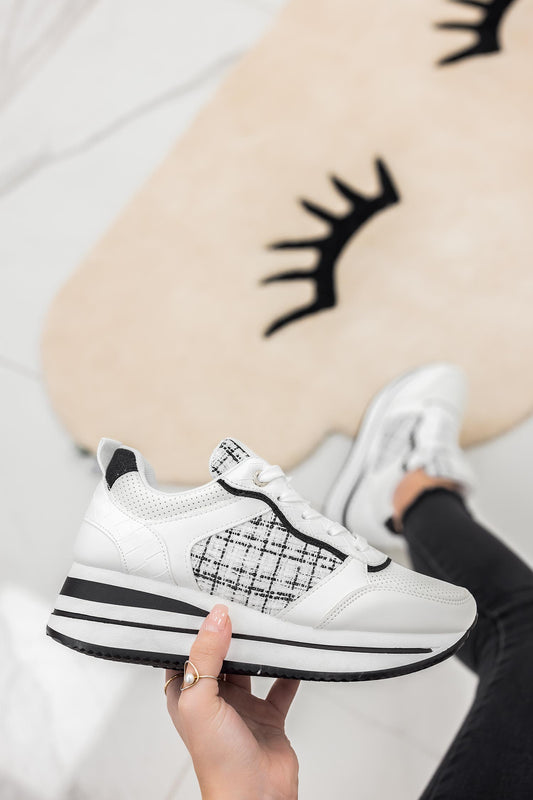 PENELOPE - Zapatillas blancas con detalles de tela en negro
