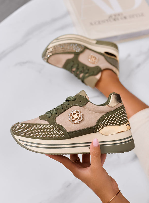 XIOMARA - Zapatillas verdes con plataforma, detalles dorados y strass