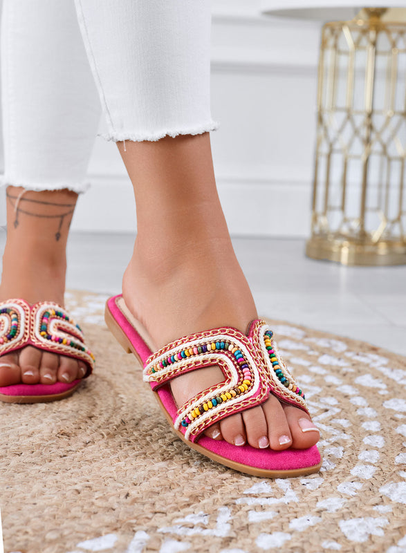 KARMEN - Sandalias fucsias tipo ciabatta planas con perlas multicolor y detalles dorados