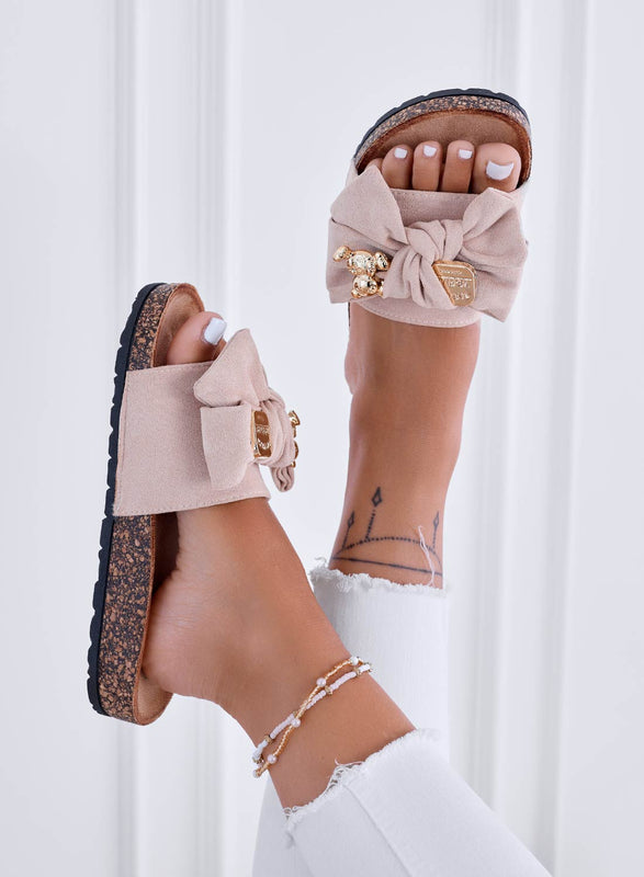 MARINA - Beige slip-on sandals with bow and gold teddy