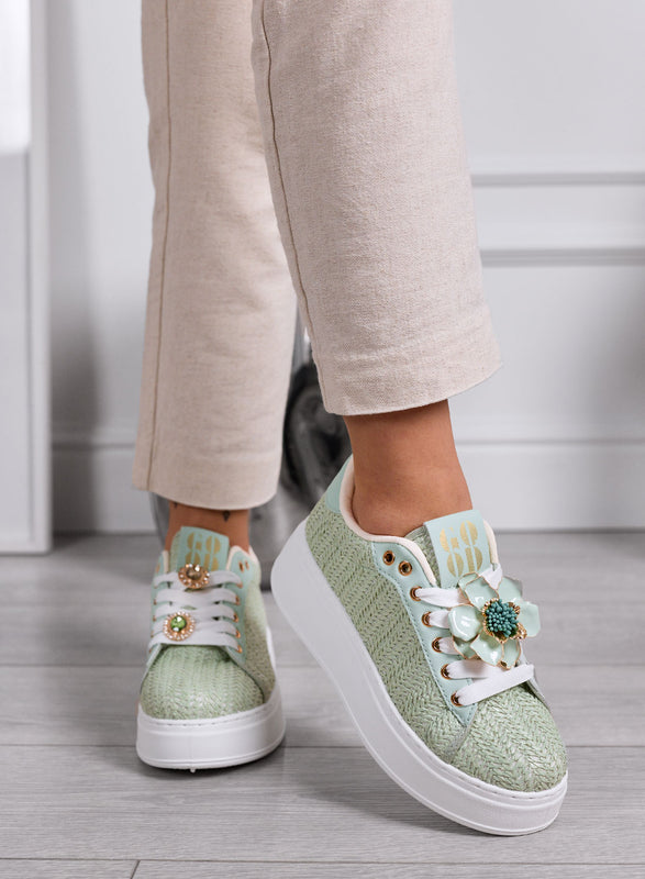 DOROTY - Sneakers Verde Menta con Applicazioni fiore Gioiello e Suola Platform