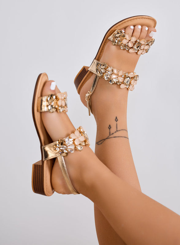DIAMOND - Sandalias doradas bajas con piedras joya y correa