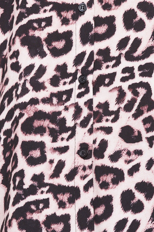 Camisa con estampado de leopardo