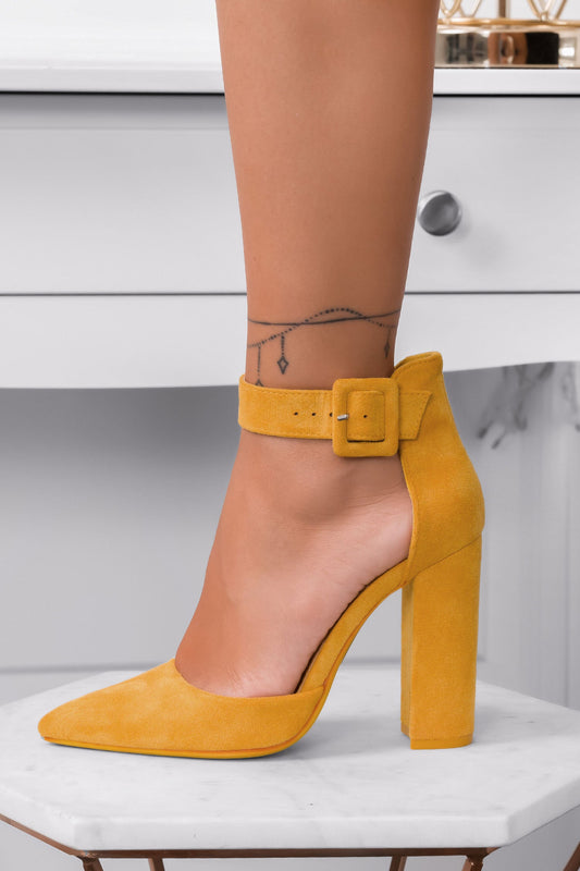 SOFIA - Zapatos de salón amarillos de ante con correa y tacón ancho