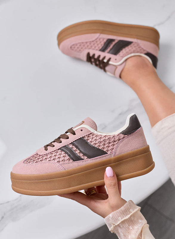 MARISOL - Zapatillas rosas con detalles marrones y suela de goma