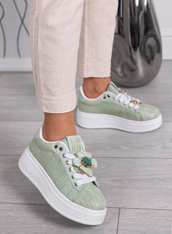 DOROTY - Sneakers Verde Menta con Applicazioni fiore Gioiello e Suola Platform