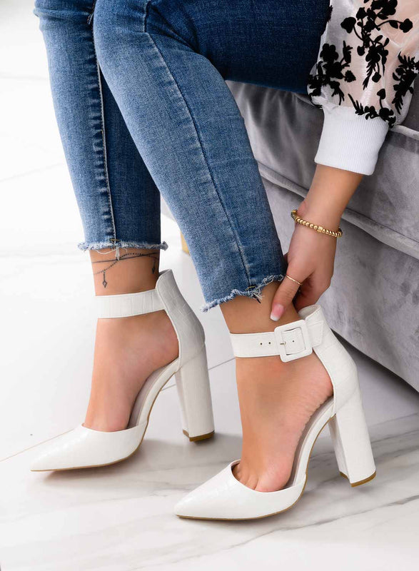 MARIKA -  Zapatos de salón blancos con correa y tacón ancho