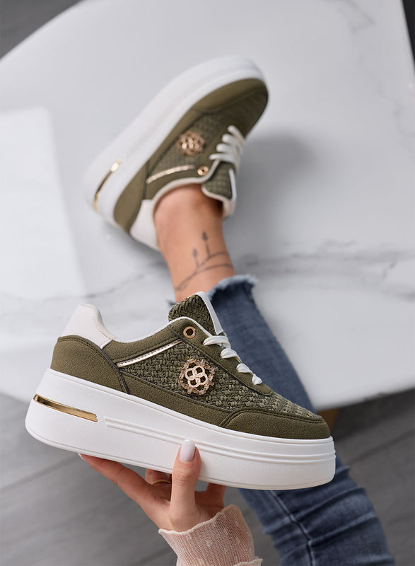 CLARA - Zapatillas verdes con plataforma, inserciones entrelazadas y detalles dorados