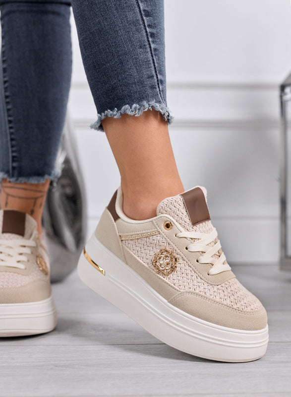 CLARA - Zapatillas beige con plataforma, inserciones trenzadas y detalles dorados