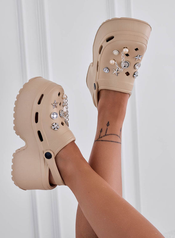 MINNA - Sabots plateforme bijoux en caoutchouc beige