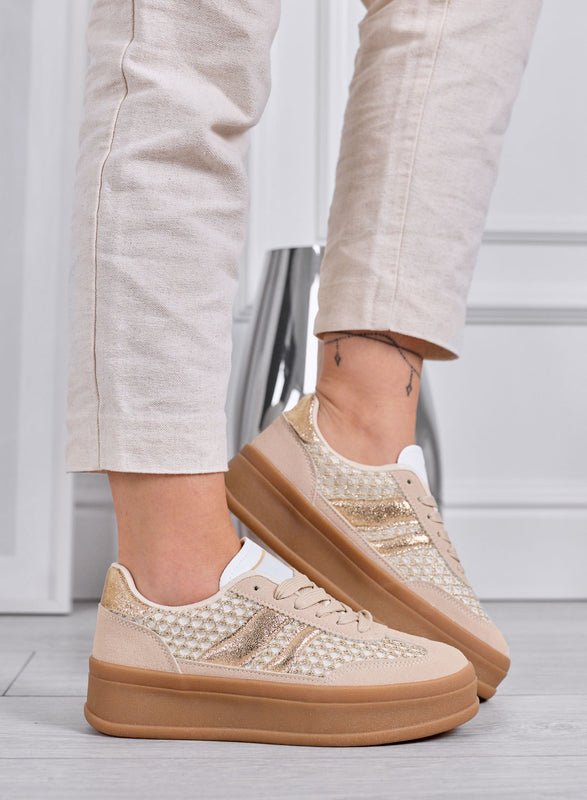 MARISOL - Zapatillas beige con detalles dorados y suela de goma