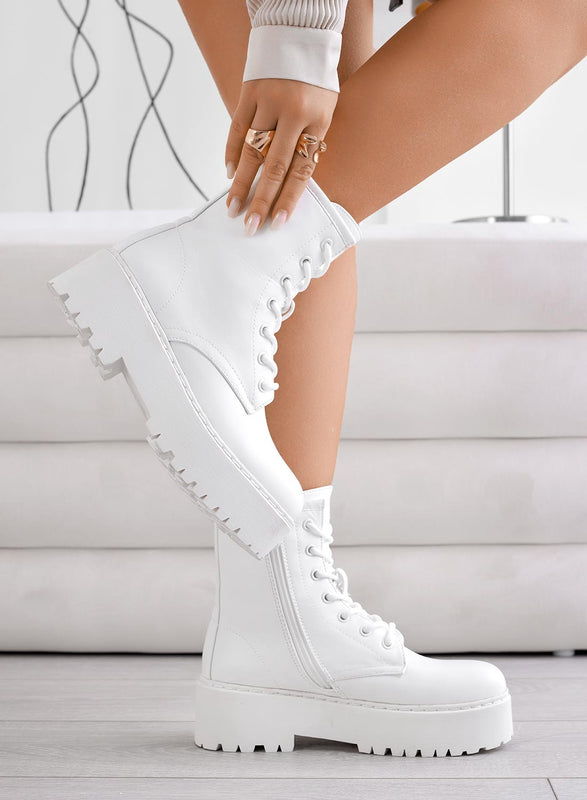 YARA - Botines anfibios blancos con cordones