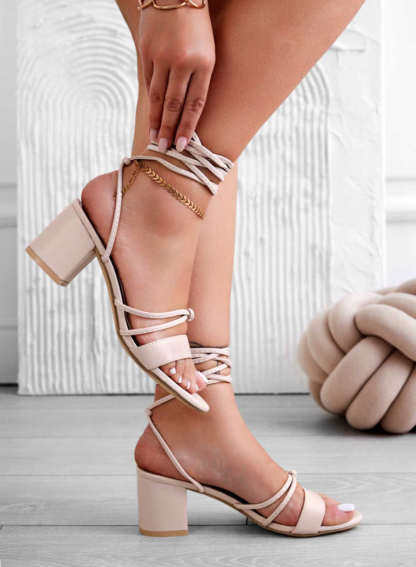 GINEVRA - Sandalias beige con cordones y tacón cómodo