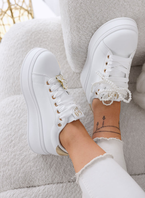 LAURA - Sneakers bianche platform con lacci e dettagli gioiello