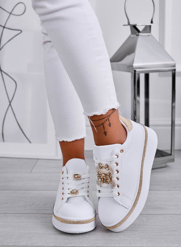 DOINA - Zapatillas blancas con aplicación de joyas e inserciones doradas