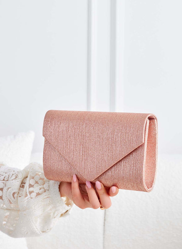 Bolso clutch laminado oro rosa B234