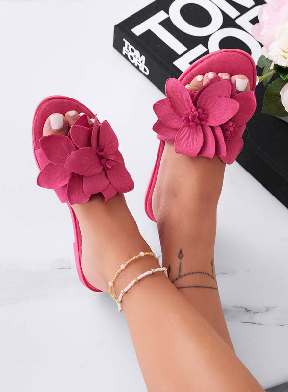 MELODY - Sandalias tipo zapatilla fucsia con flor aplicada