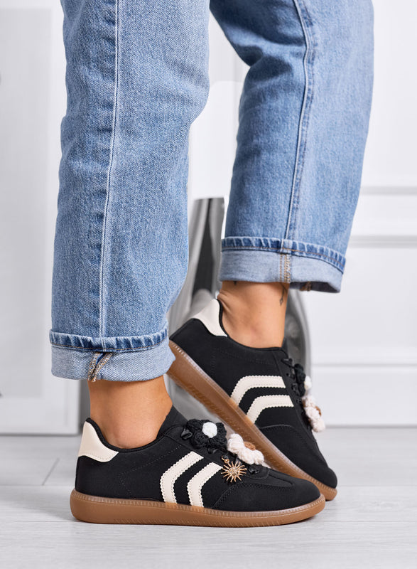 MELISSA - Zapatillas negras y beige con flores de crochet