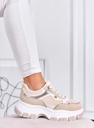 DELIA - Zapatillas Beige con Detalles Dorados y Suela Gruesa