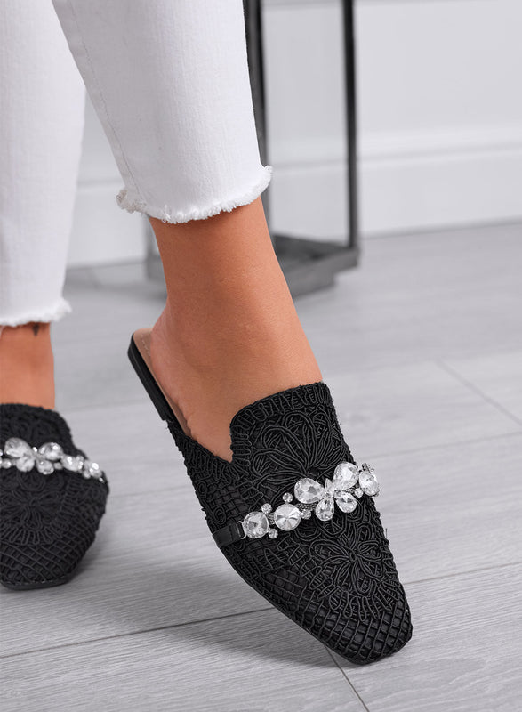 ORIETTA - Sabot en encaje negro con strass y punta cuadrada