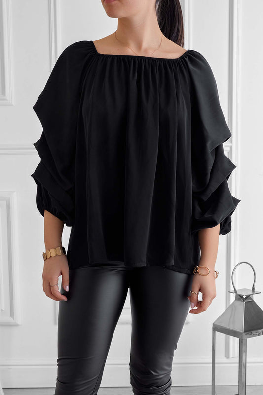 Blusa negra con mangas fruncidas