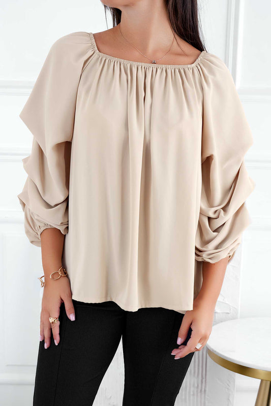 Blusa beige con mangas fruncidas