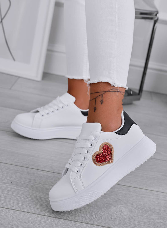 AMOUR - Zapatillas blancas con corazón rojo con purpurina