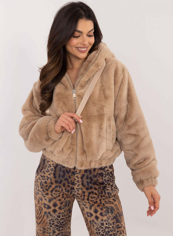 Chaqueta de invierno de piel sintética con capucha color barro