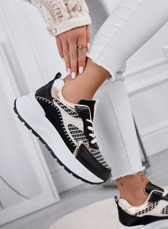 IRIS - Zapatillas negras con inserciones de tejido