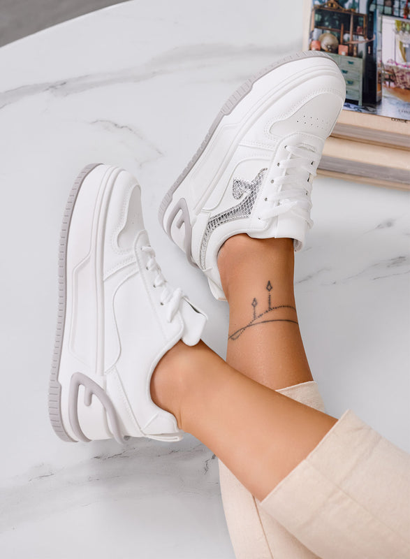 BRIGIDA - Zapatillas blancas con plataforma y detalles metalizados plateados