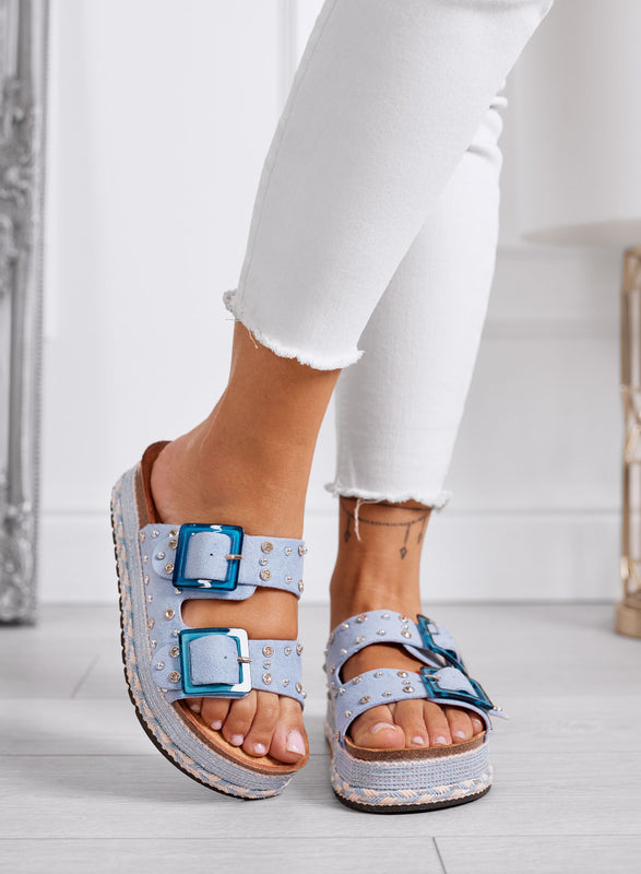 MOANA - Sandali Ciabatte azzurre platform con fibbie blu, borchie e strass