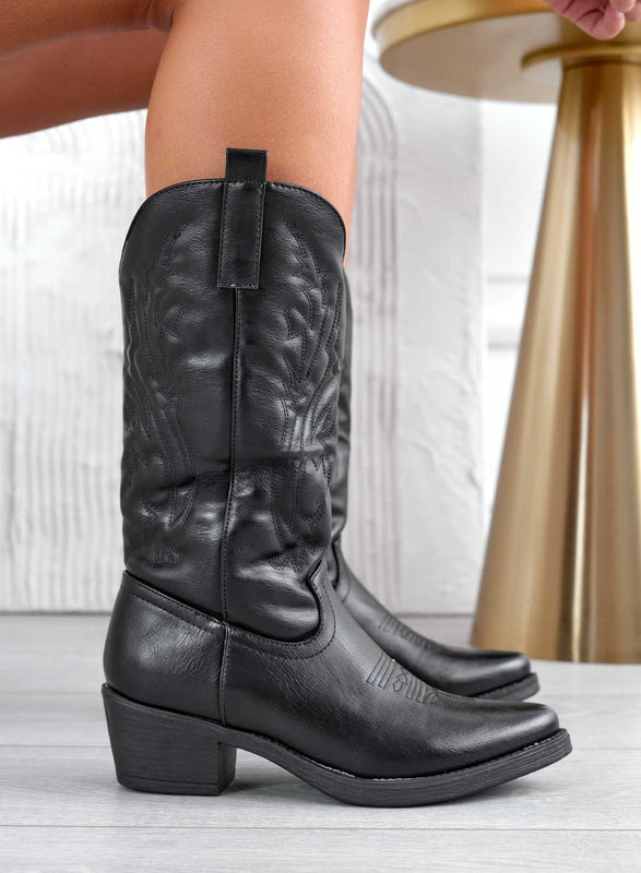 Stivali neri camperos con ricamo a rilievo