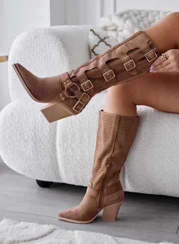 SERA - Bottes camperos marron ajourées avec boucles dorées