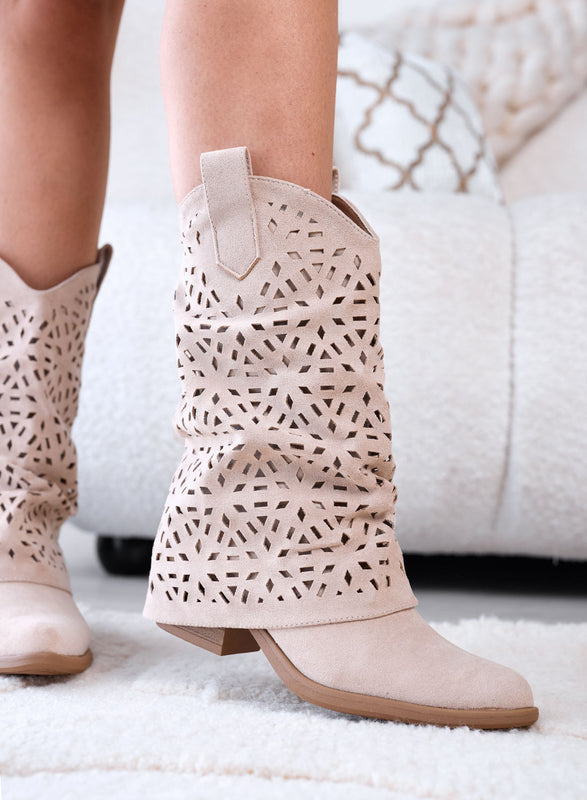 JULY - Stivaletti camperos beige scamosciati traforati con risvolto