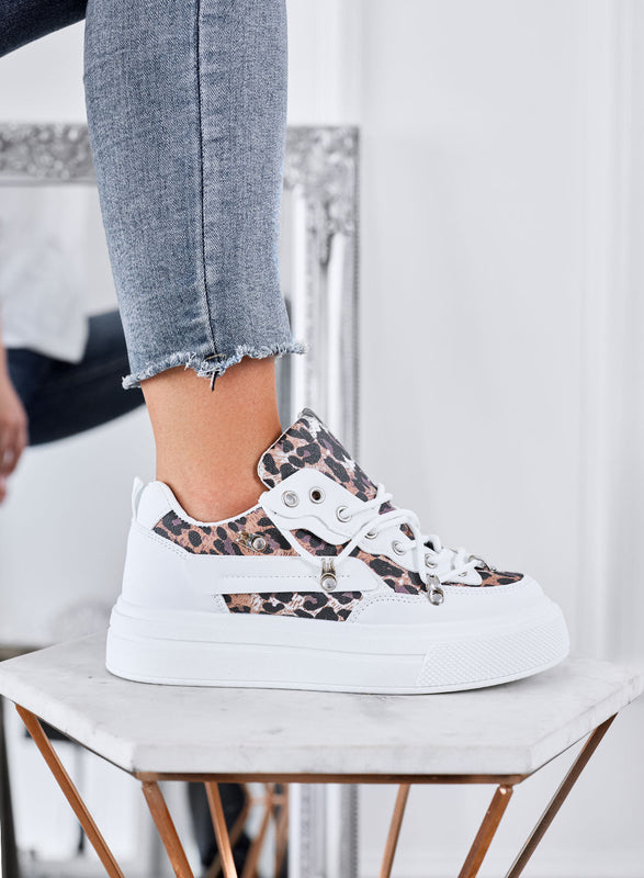 LESTER - Zapatillas blancas platform con detalles animal print de leopardo