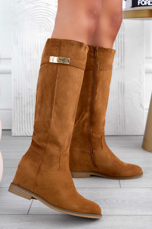 Stivali camel con zeppa interna