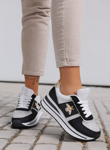MOORE - Zapatillas negras con malla transpirable y detalle de abeja joya