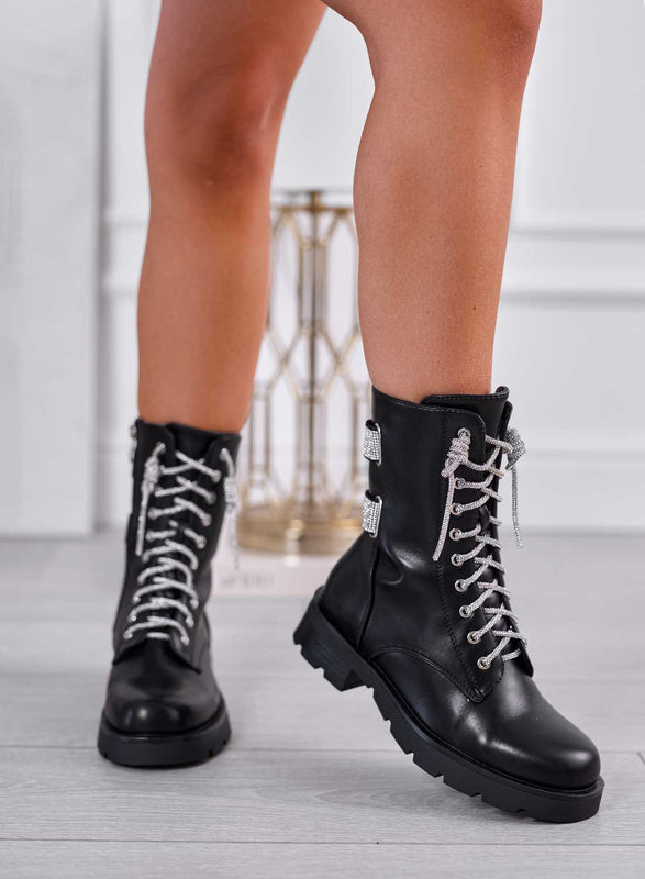 TATIANA - Botines estilo anfibio negros con cordones adornados con joyas