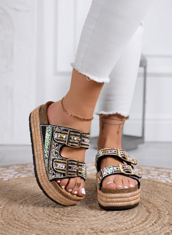 LOGAN - Sandalias negras tipo ciabatta plataforma con perlas de colores y strass