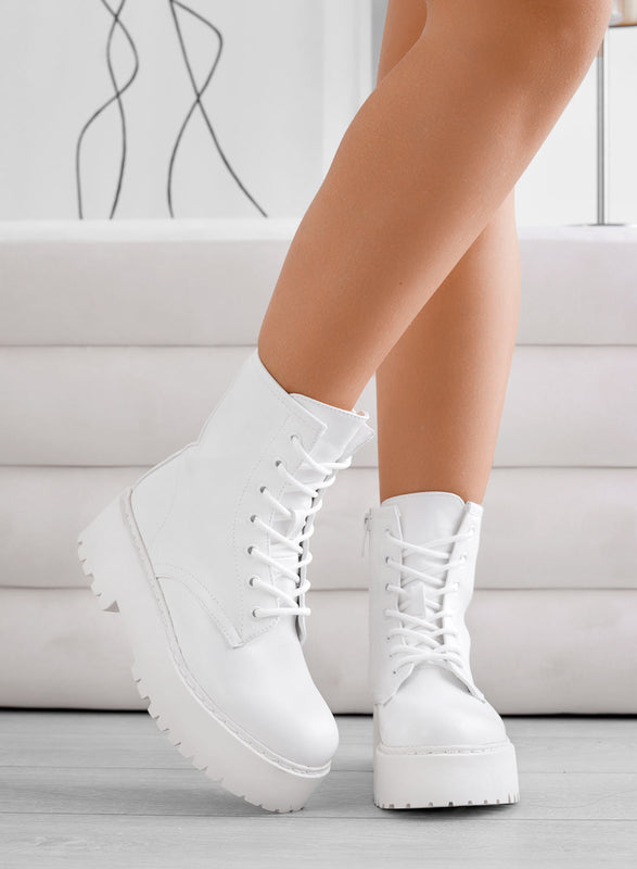 YARA - Botines anfibios blancos con cordones